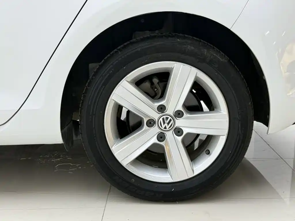 Volkswagen Golf — миниатюра 15