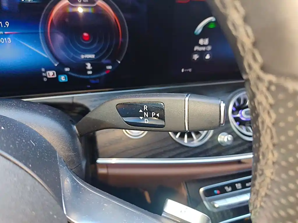 Mercedes-Benz E-Class — миниатюра 10