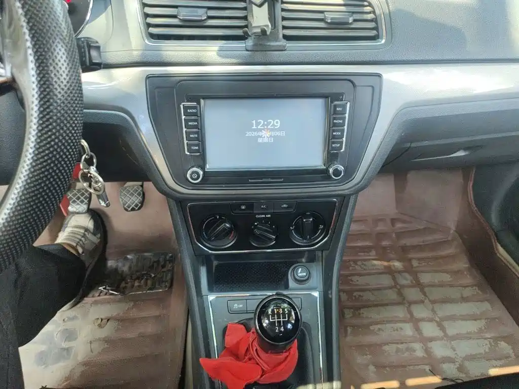 Volkswagen Lavida — миниатюра 9