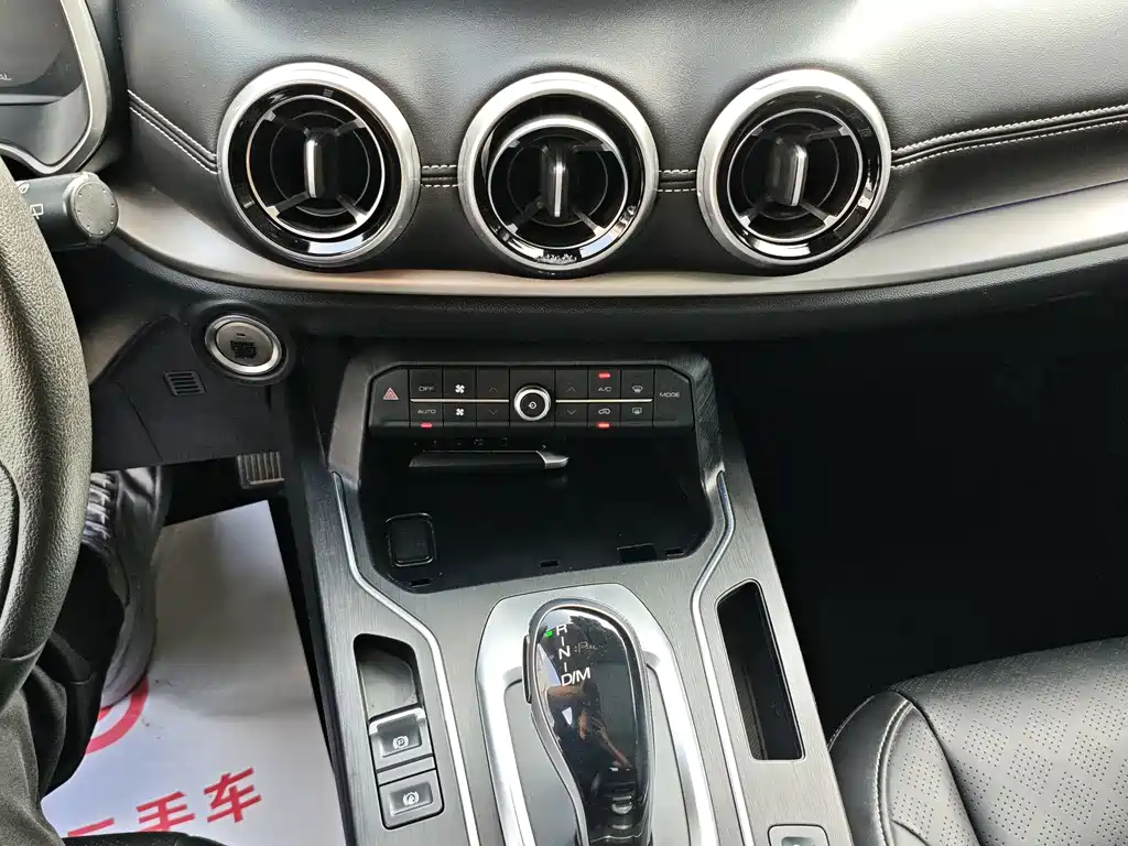 Wey Wey VV6 — миниатюра 14