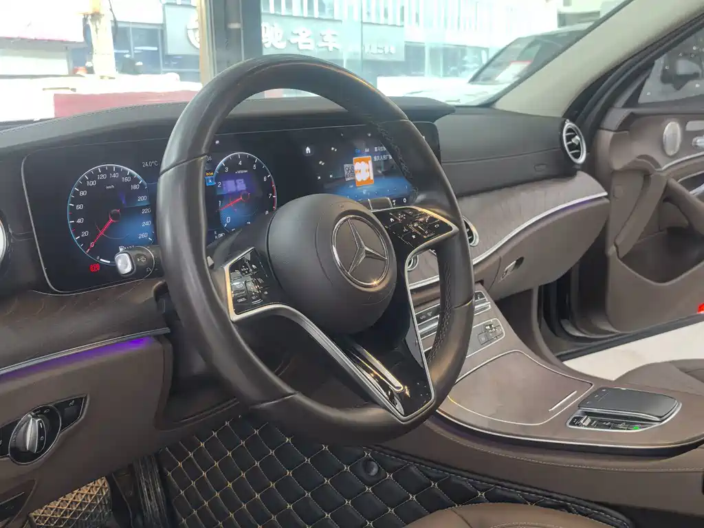 Mercedes-Benz E-Class — миниатюра 9