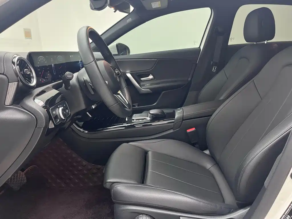 Mercedes-Benz A-Class — миниатюра 8