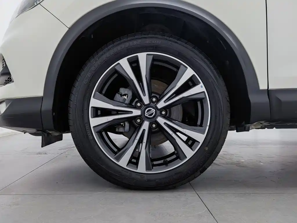 Nissan Qashqai — миниатюра 17