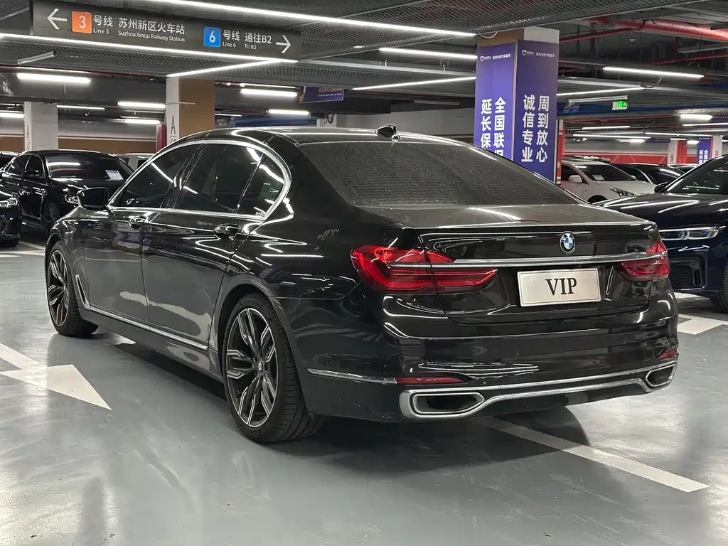 BMW 7 Series — миниатюра 6
