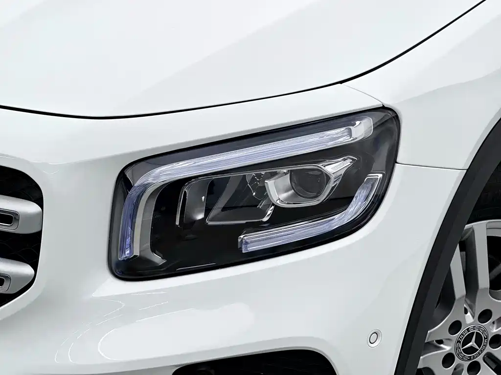 Mercedes-Benz GLB — миниатюра 9