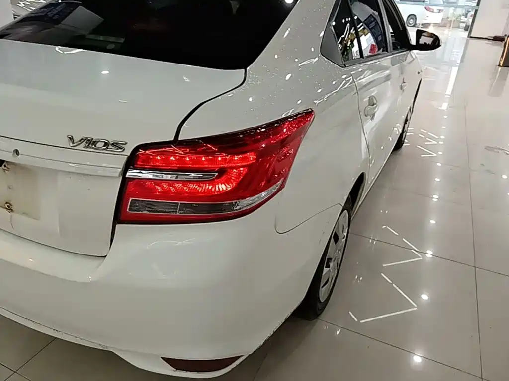 Toyota Vios — миниатюра 8