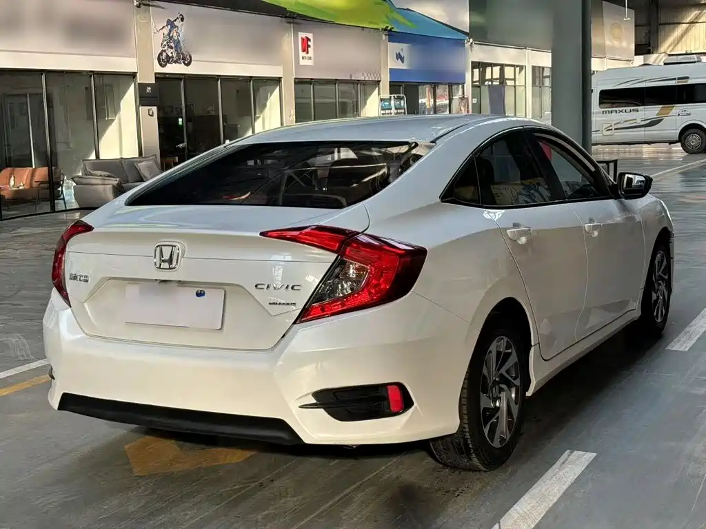Honda Civic — миниатюра 8