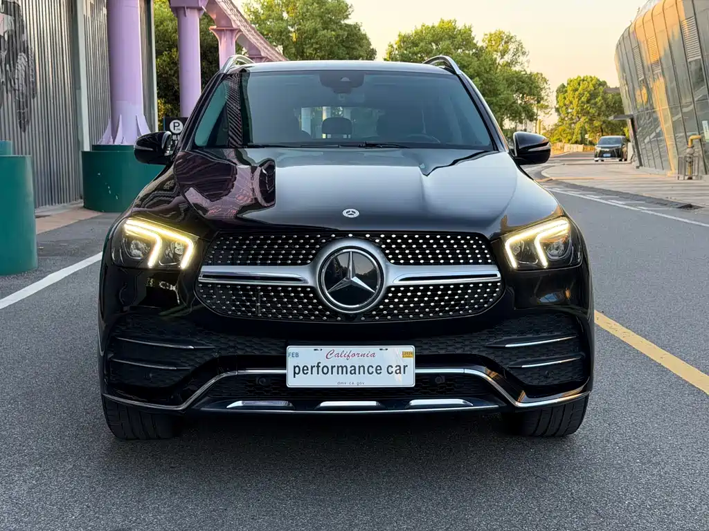 Mercedes-Benz GLE (Import) — миниатюра 2