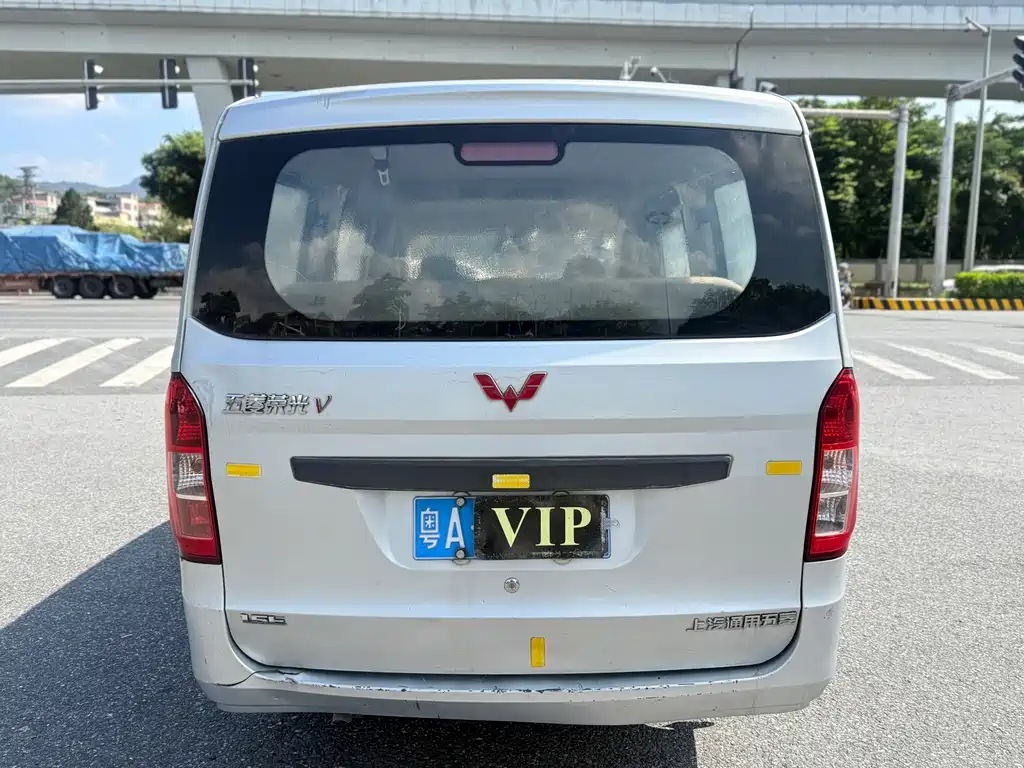 Wuling Rongguang V — миниатюра 6