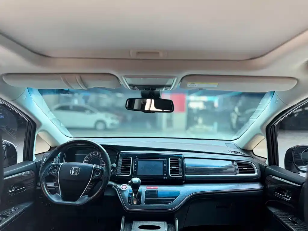 Honda Elysion — миниатюра 6