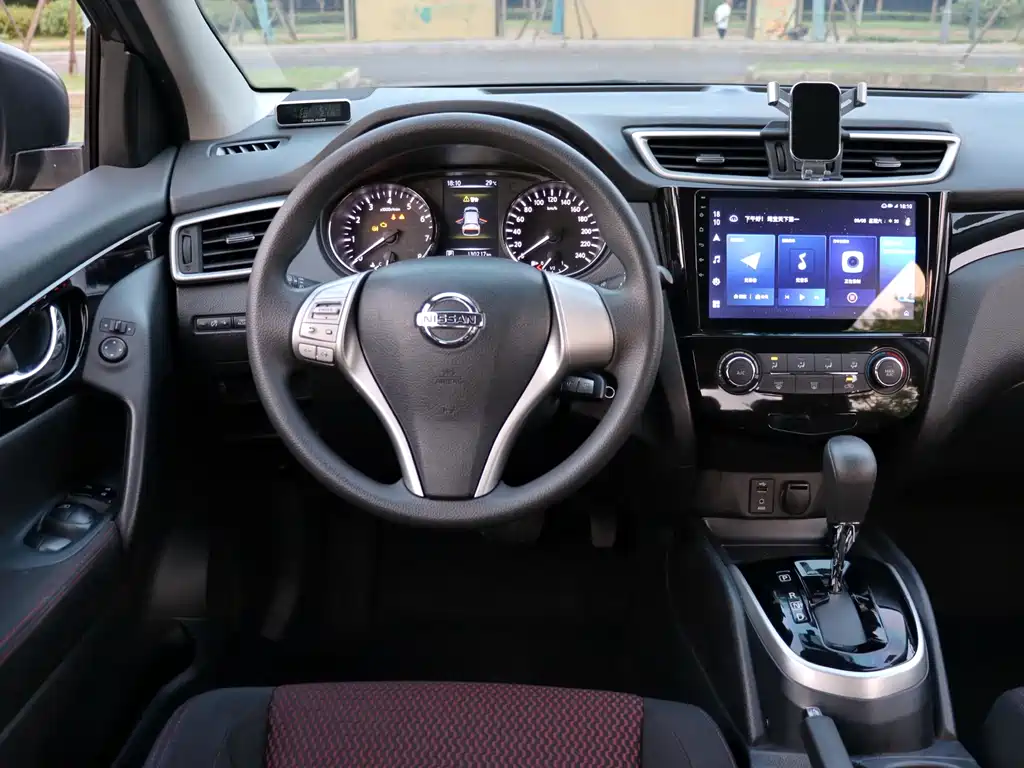 Nissan Qashqai — миниатюра 11
