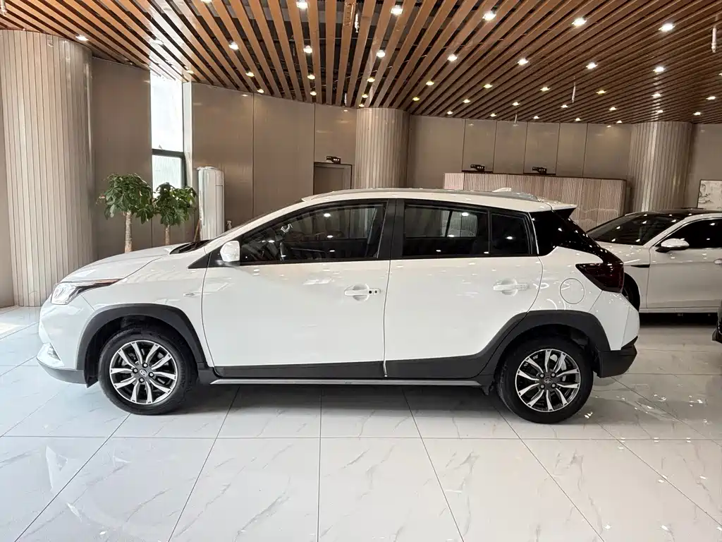 Toyota Yaris L Zhixuan X 1.5L CVT Luxury PLUS Edition, фото 2