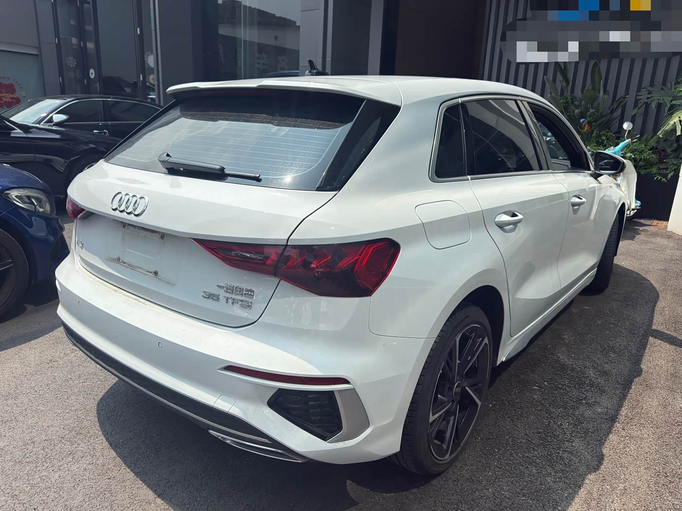 Audi A3 1.4 л 2023 г. Белый, пробег 32000 км