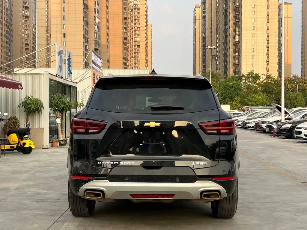 Chevrolet Blazer — миниатюра 8
