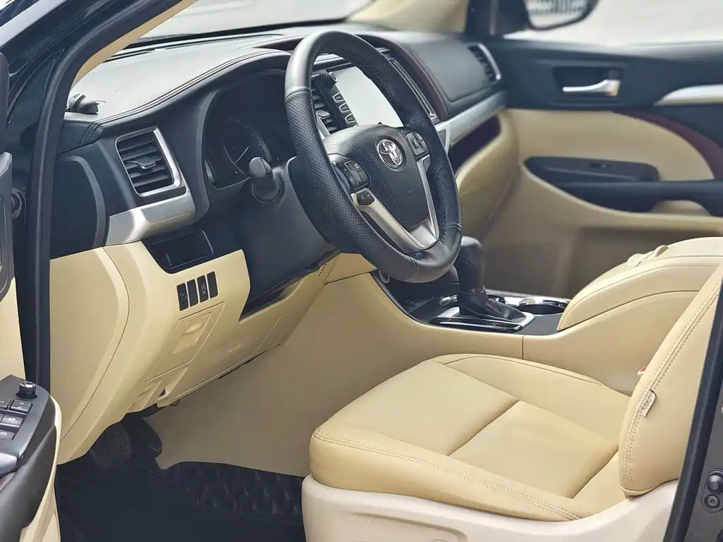 Toyota Highlander — миниатюра 7