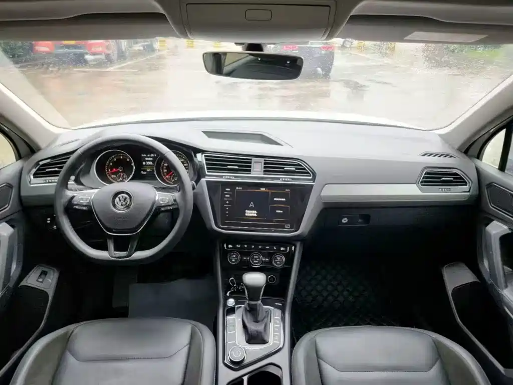 Volkswagen Tiguan L L 2017 380TSI AT Flagship