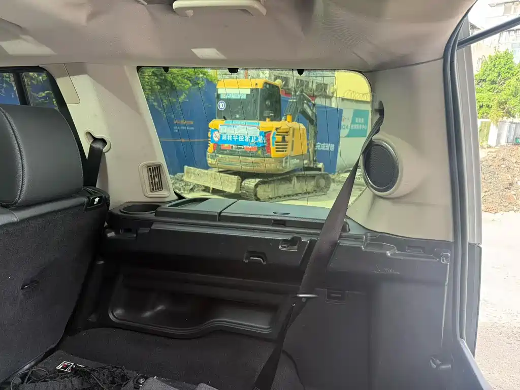 Land Rover Discovery — миниатюра 6