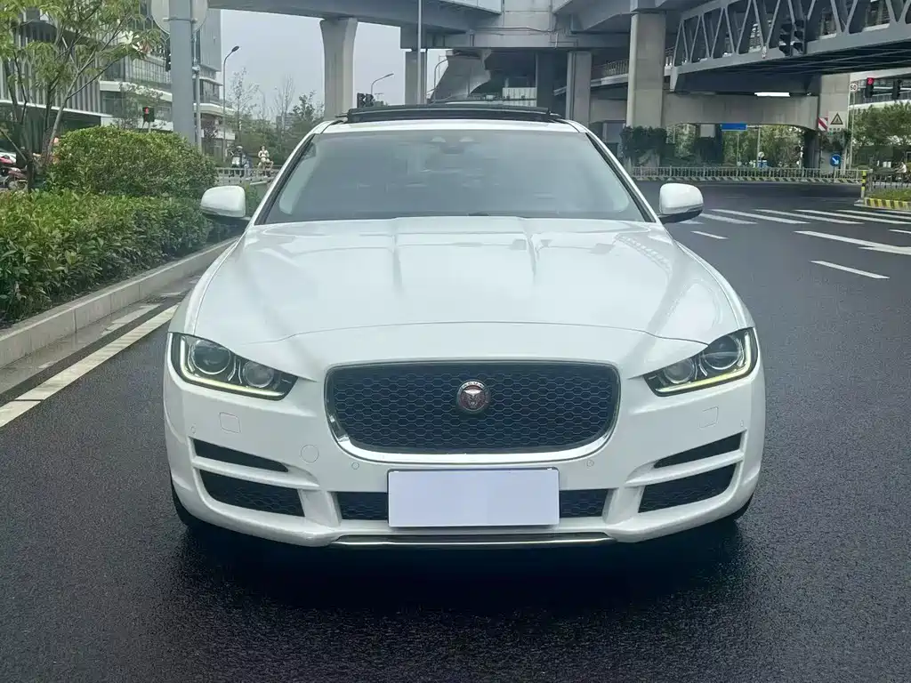 Jaguar XEL 2.0T 200PS Luxury Edition, фото 2
