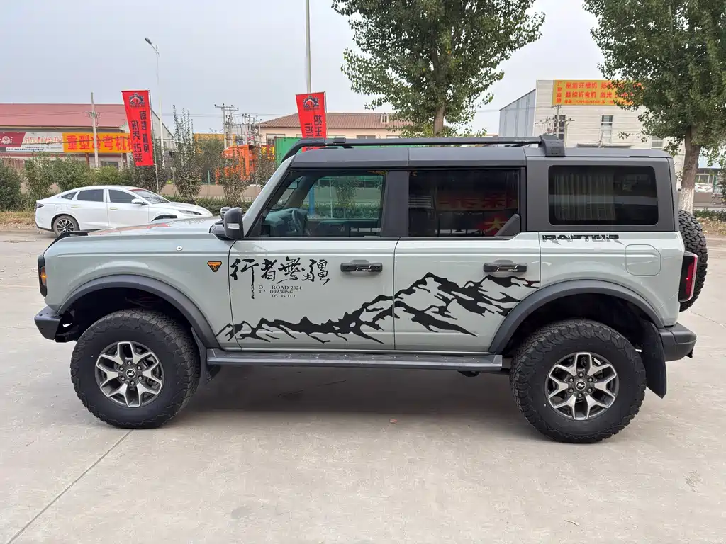Ford Bronco — миниатюра 9