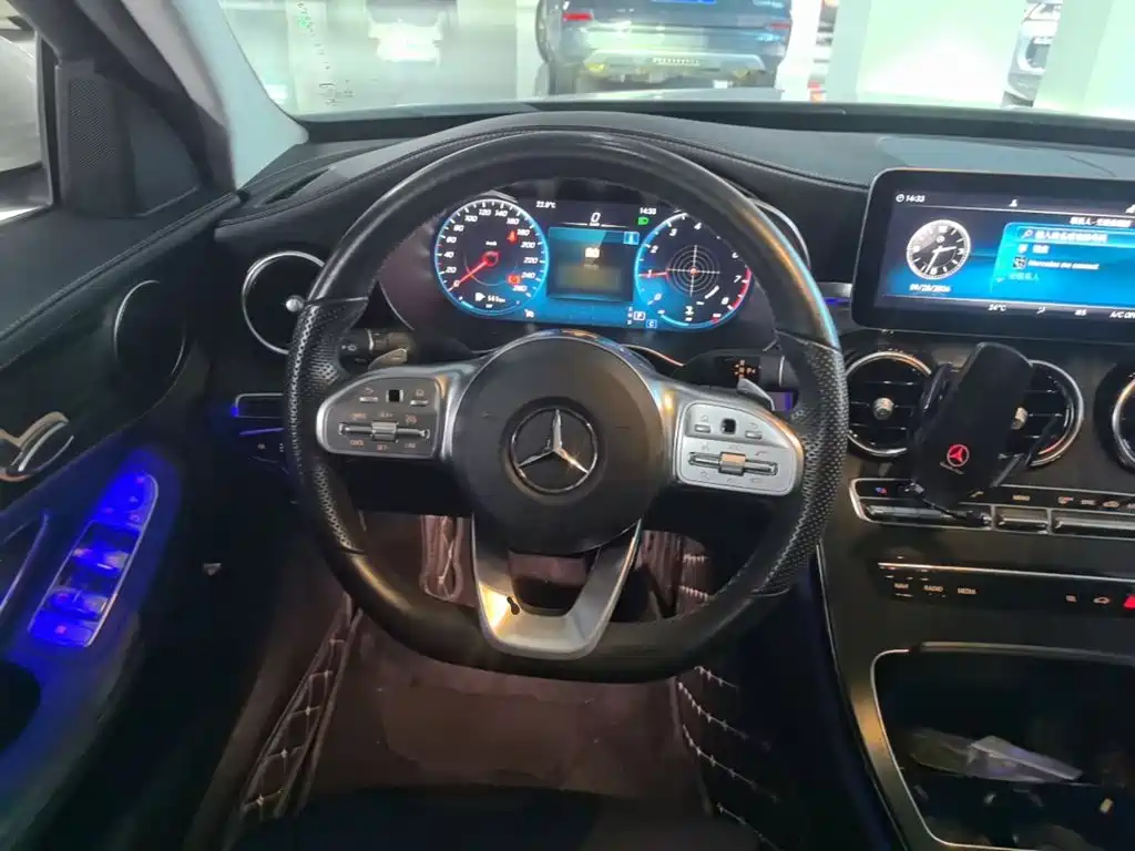 Mercedes-Benz C-Class — миниатюра 11