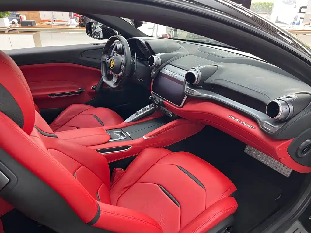 Ferrari GTC4Lusso — миниатюра 20