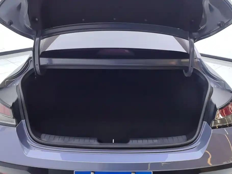Hyundai Elantra — миниатюра 4