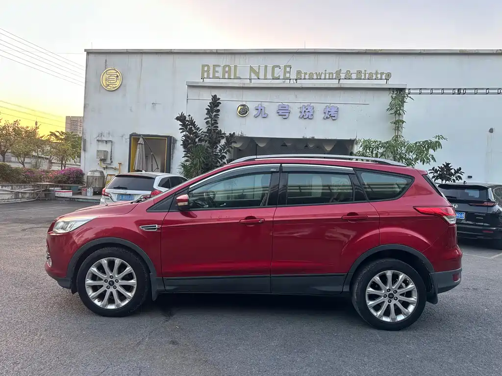 Ford Kuga — миниатюра 7