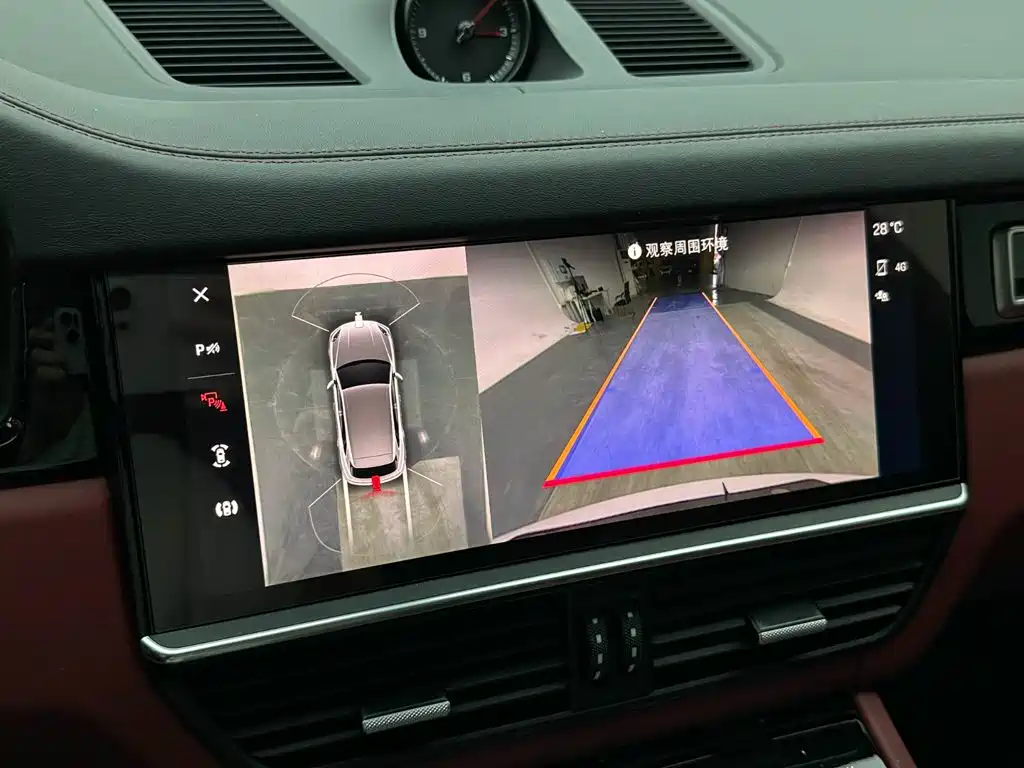 Porsche Cayenne — миниатюра 16