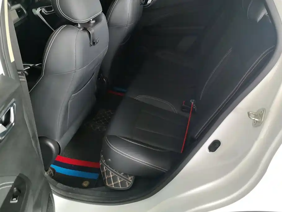 Geely Vision X3 — миниатюра 11