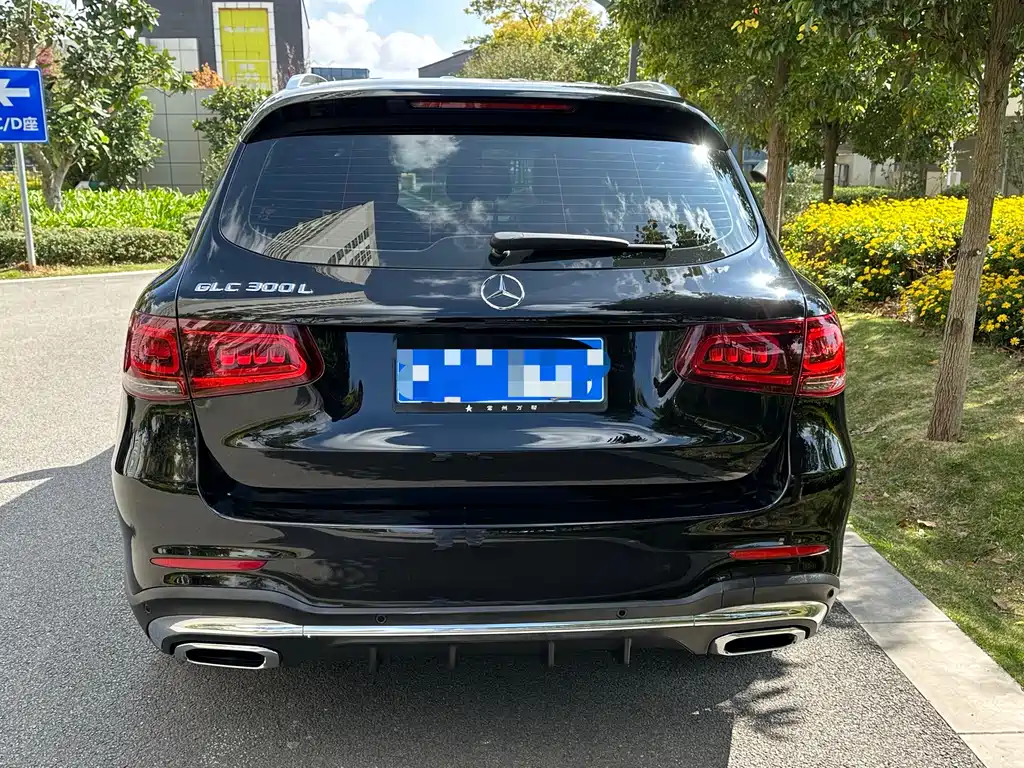 MERCEDES-BENZ GLC