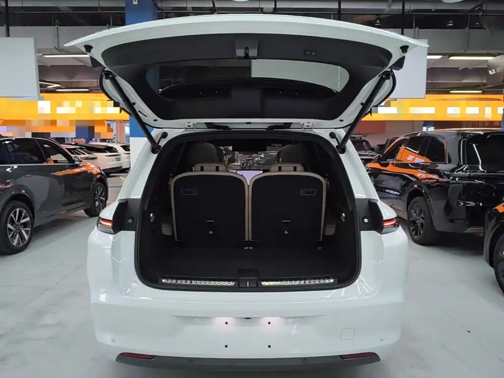 Li Auto Li L8 — миниатюра 19