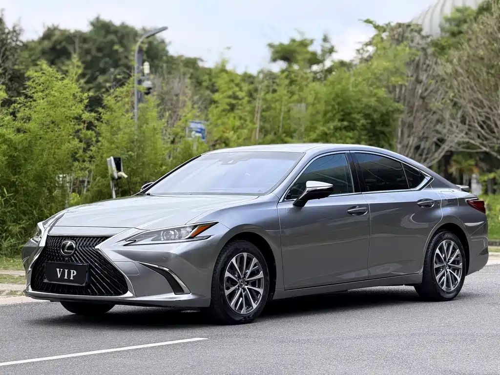 Купить Lexus ES
