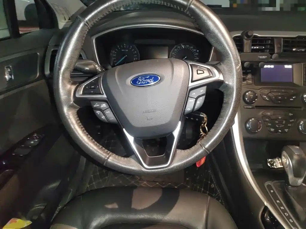 Ford Mondeo — миниатюра 6
