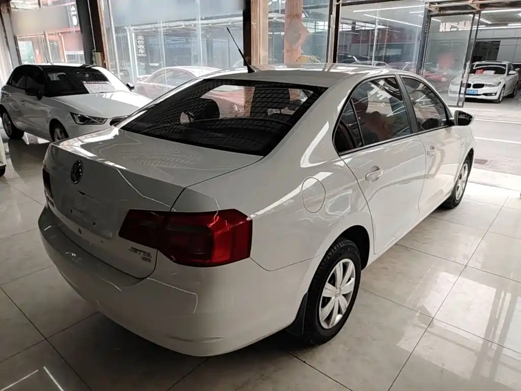 Volkswagen Jetta — миниатюра 7