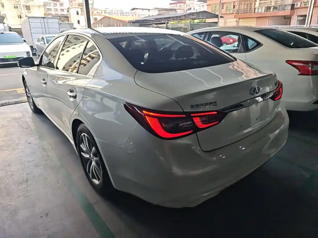 Infiniti Q50L — миниатюра 5