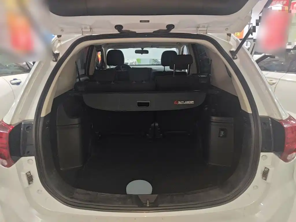 Mitsubishi Outlander — миниатюра 19