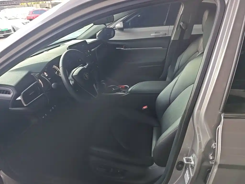 Toyota Camry — миниатюра 15