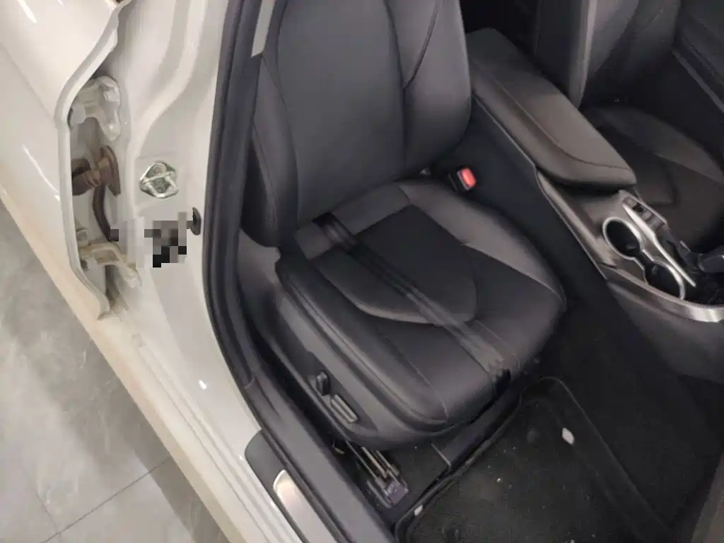 Toyota Camry — миниатюра 25