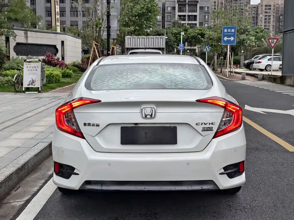 Honda Civic 2016 220TURBO CVT Luxury