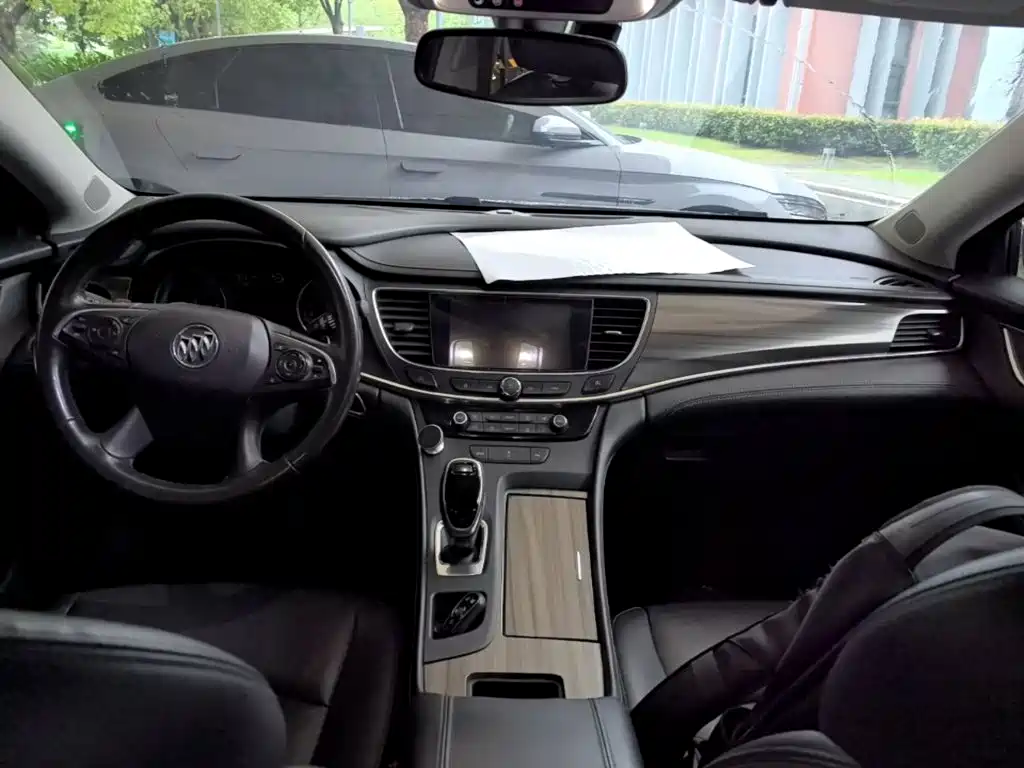 Buick LaCrosse — миниатюра 10