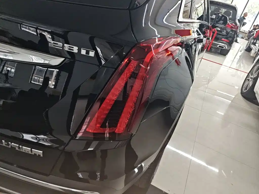 Cadillac XT5 — миниатюра 8