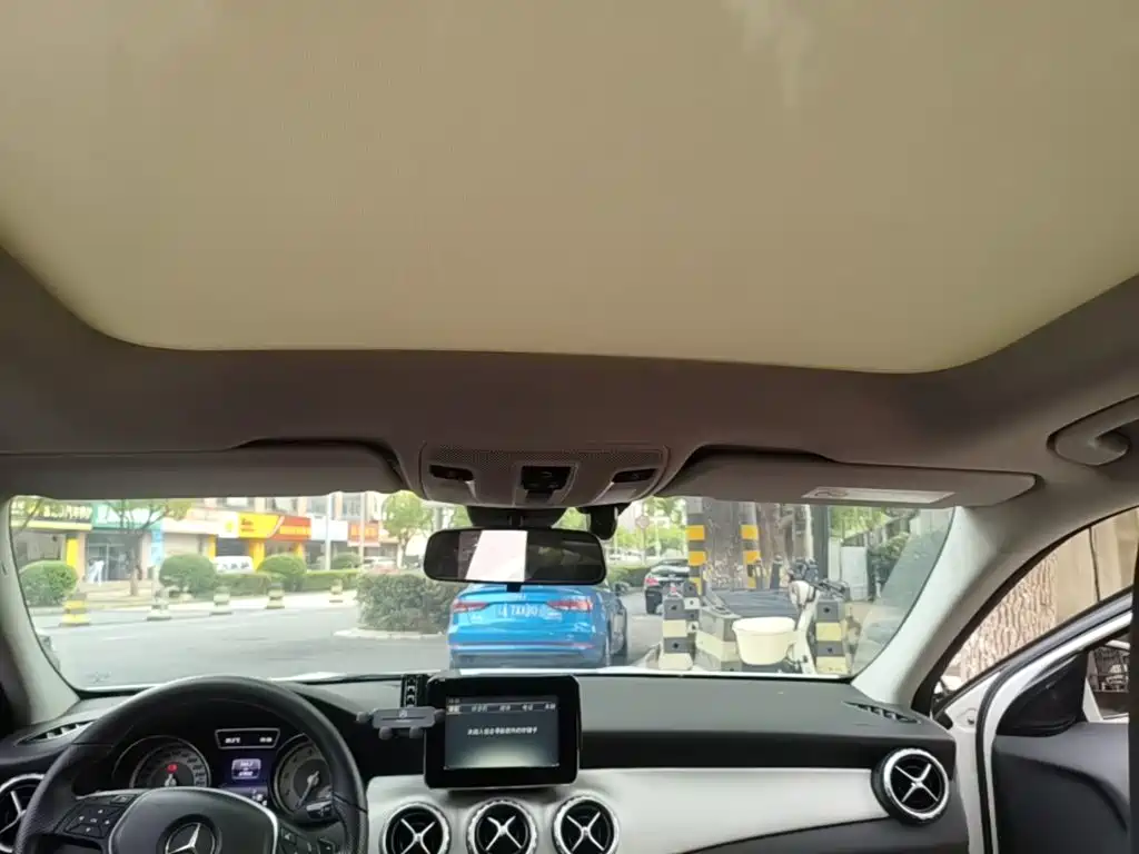 Mercedes-Benz GLA — миниатюра 18