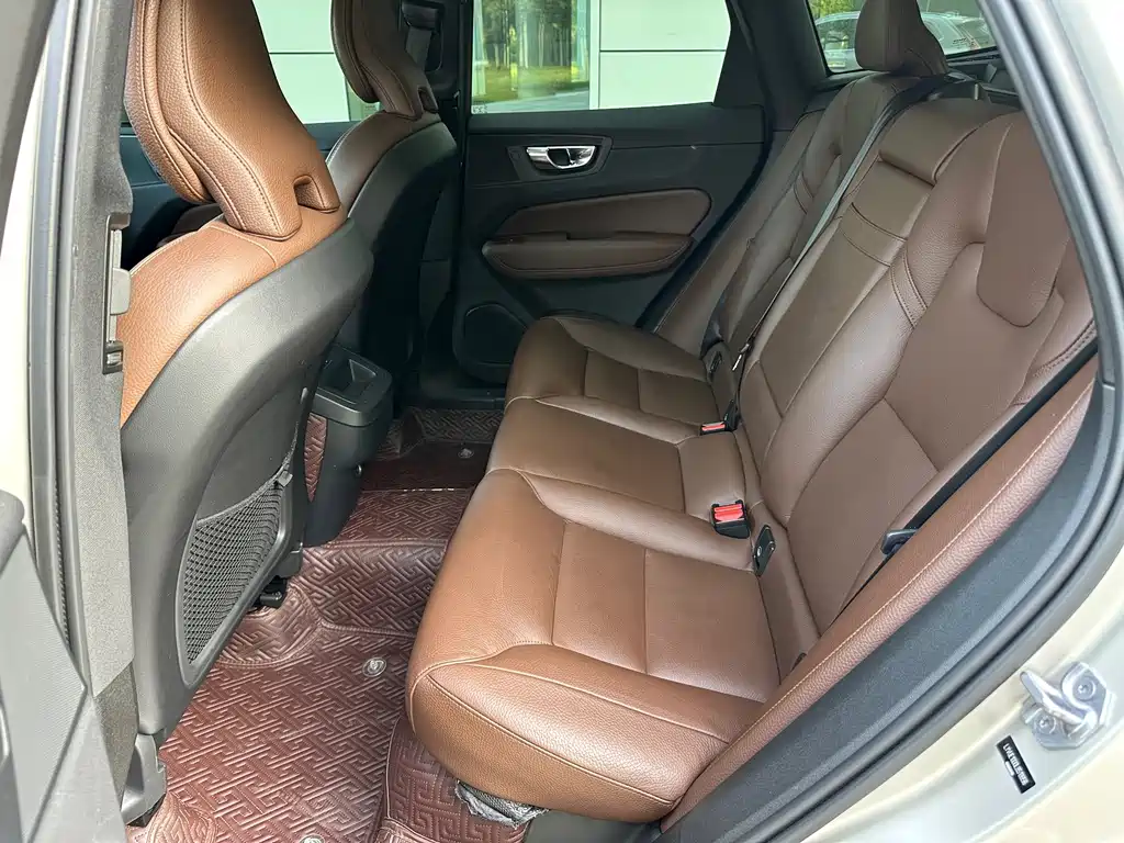 Volvo XC60 — миниатюра 13