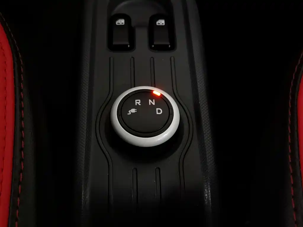 Wuling MINIEV — миниатюра 13