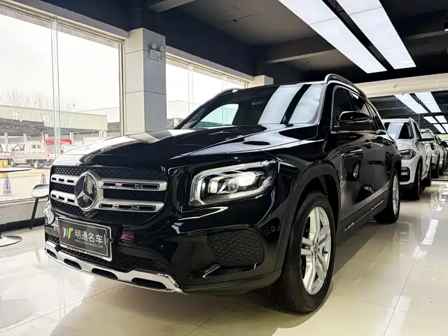 MERCEDES-BENZ GLB
