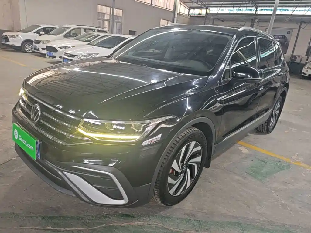 Volkswagen Tiguan L — миниатюра 2
