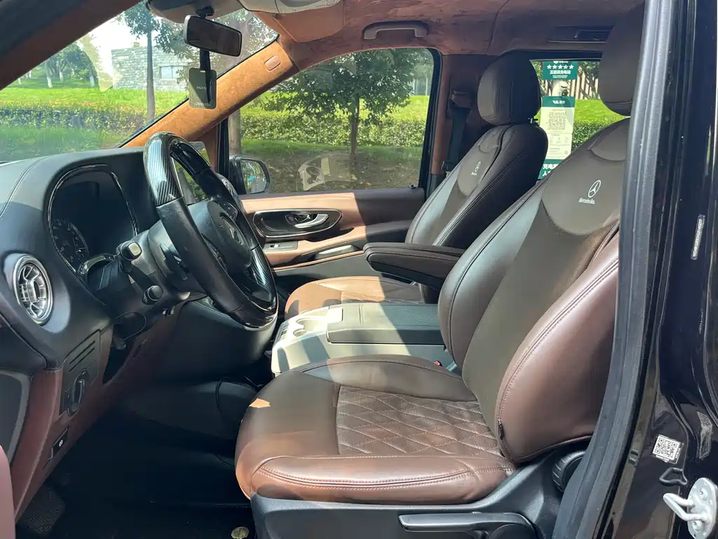 Mercedes-Benz V-Class (Import) — миниатюра 8