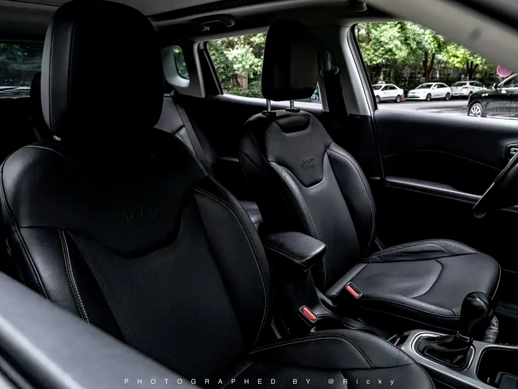 Jeep Compass — миниатюра 6