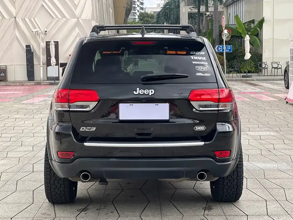Jeep Grand Cherokee (Import) — миниатюра 5