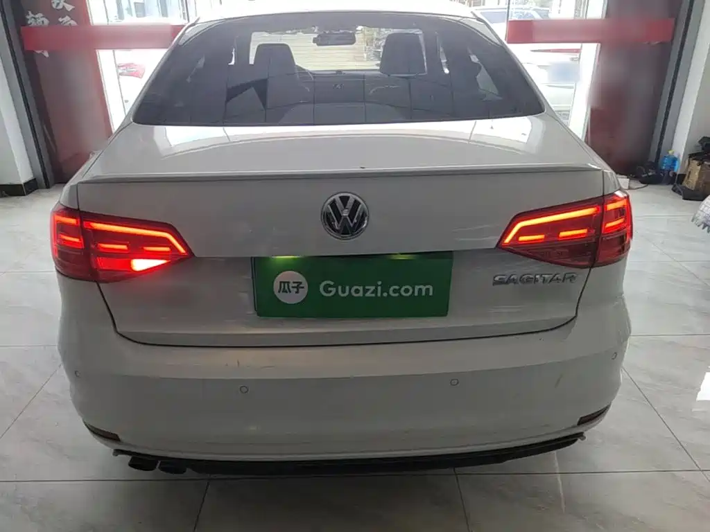 Volkswagen Sagitar — миниатюра 6